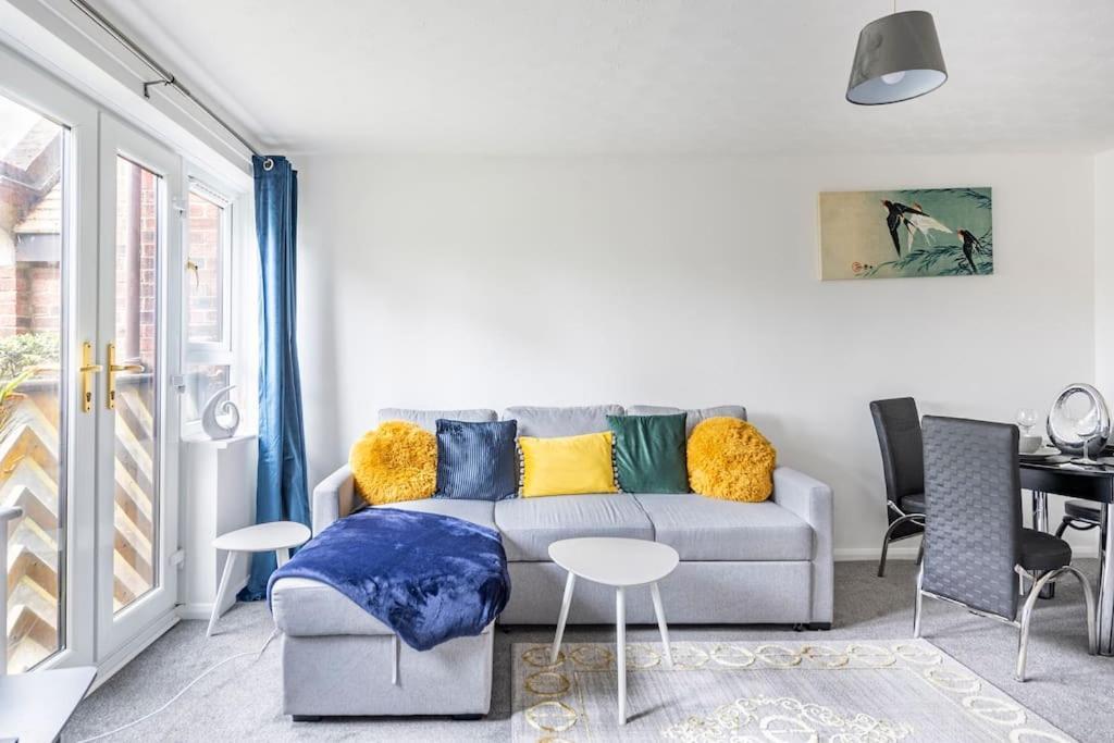 Two Bedroom Flat Near Colchester Hospital With Free Parking And Internet Mile End エクステリア 写真