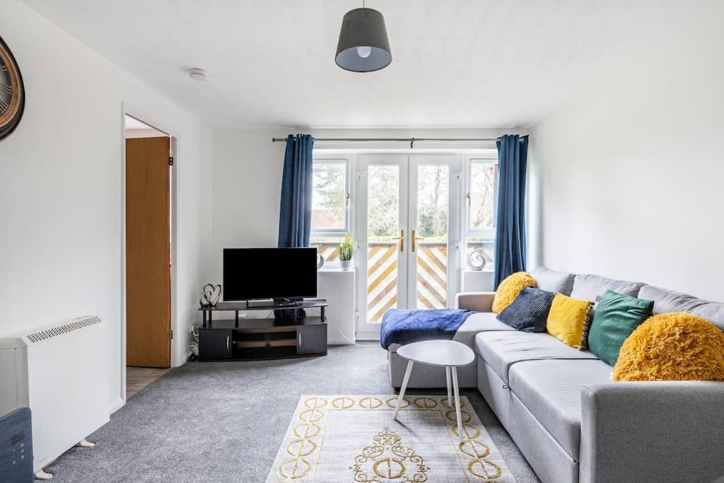 Two Bedroom Flat Near Colchester Hospital With Free Parking And Internet Mile End エクステリア 写真
